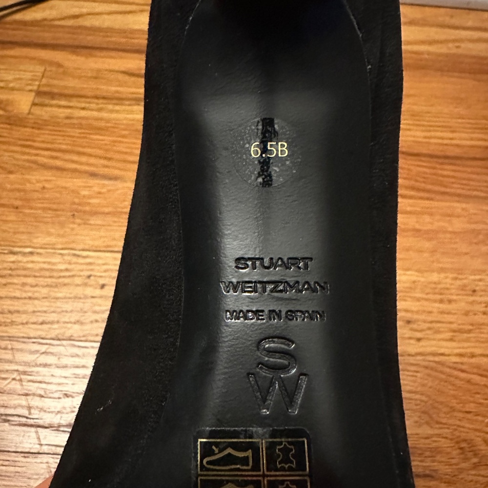 Stuart Weitzman - Picture 4 of 5